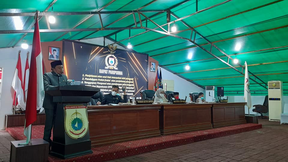 Seluruh Pimpinan DPRD Kompak Hadiri Paripurna Interpelasi Gubernur Sulbar  